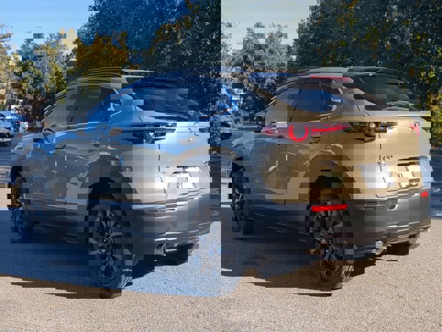 Vehicle image 7 of 28