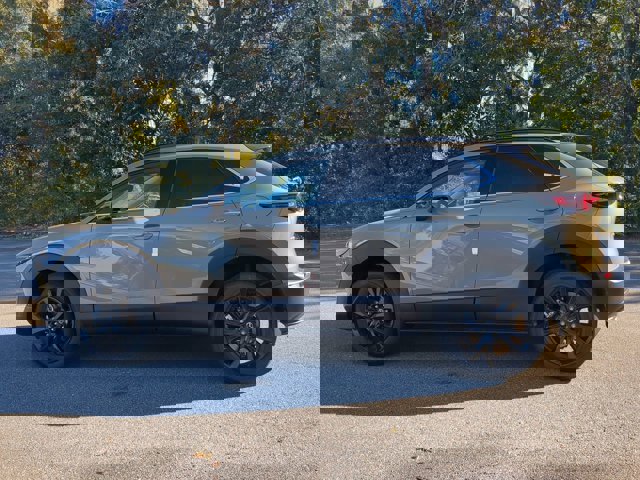 Vehicle image 8 of 28