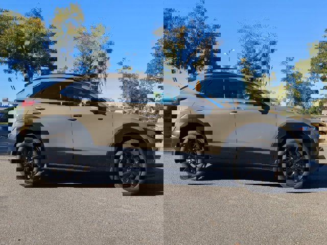 Vehicle image 4 of 28