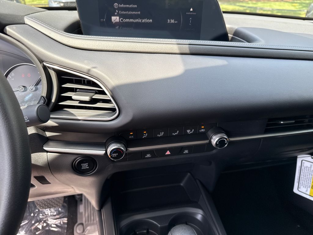 Vehicle image 16 of 30