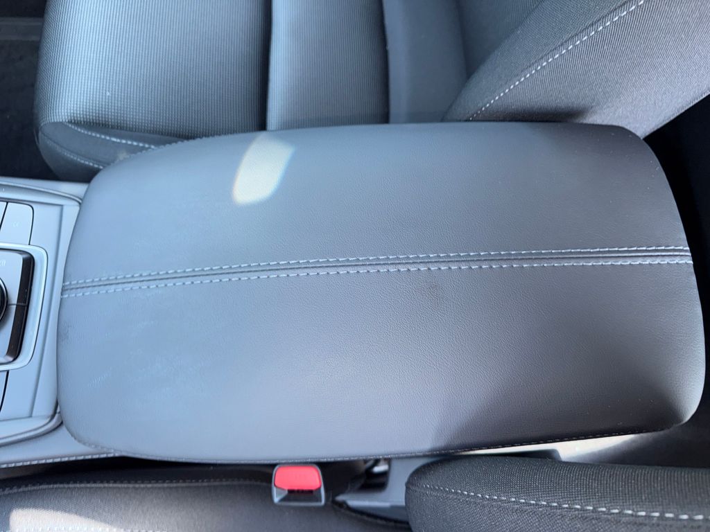Vehicle image 26 of 30