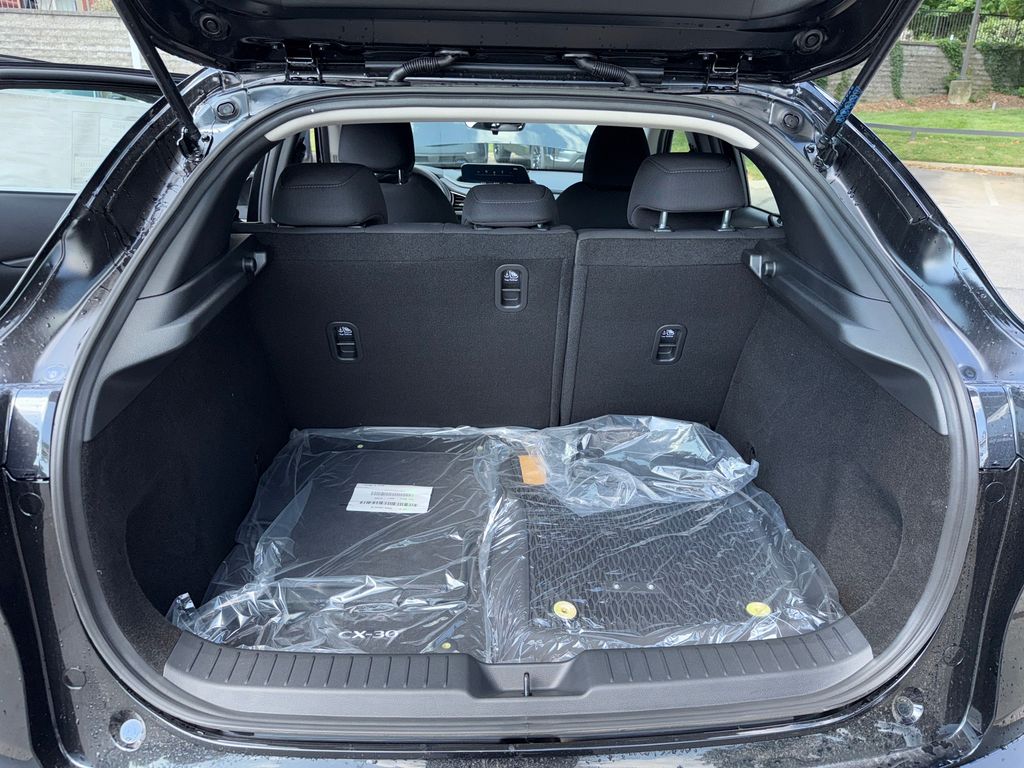 Vehicle image 12 of 30