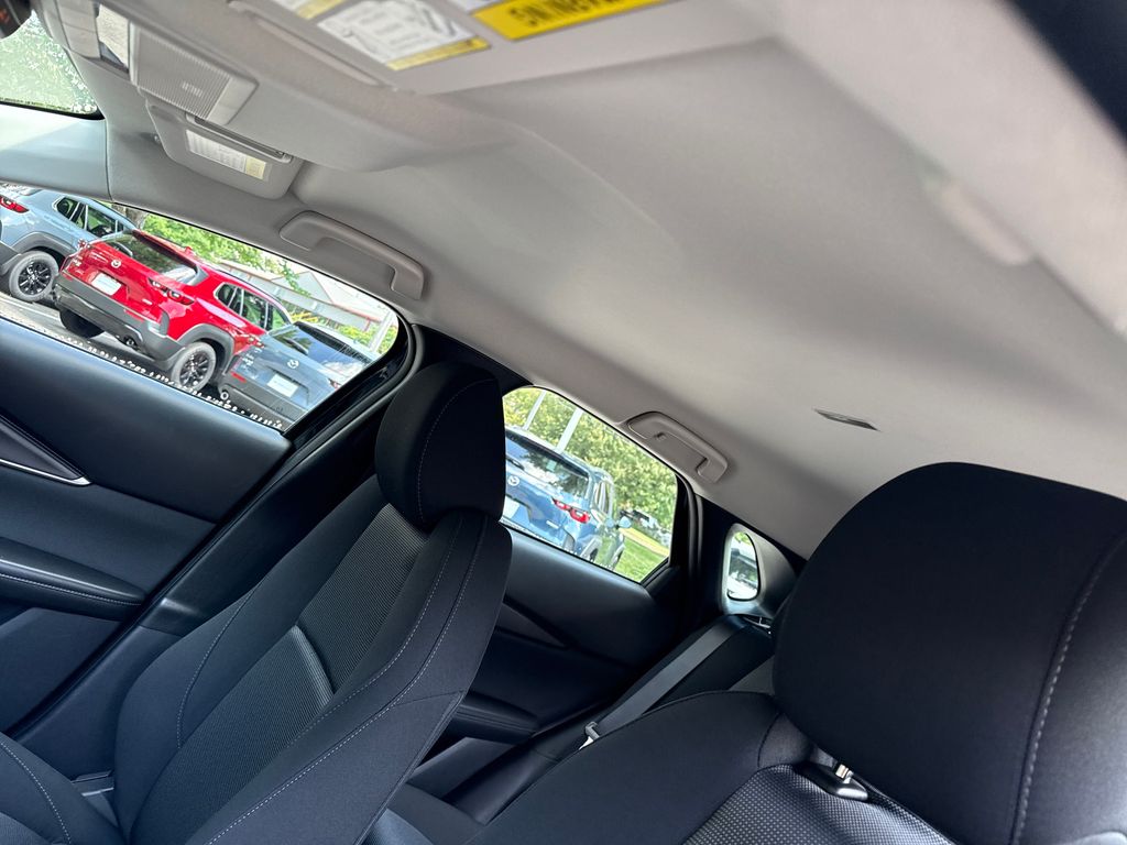 Vehicle image 13 of 30
