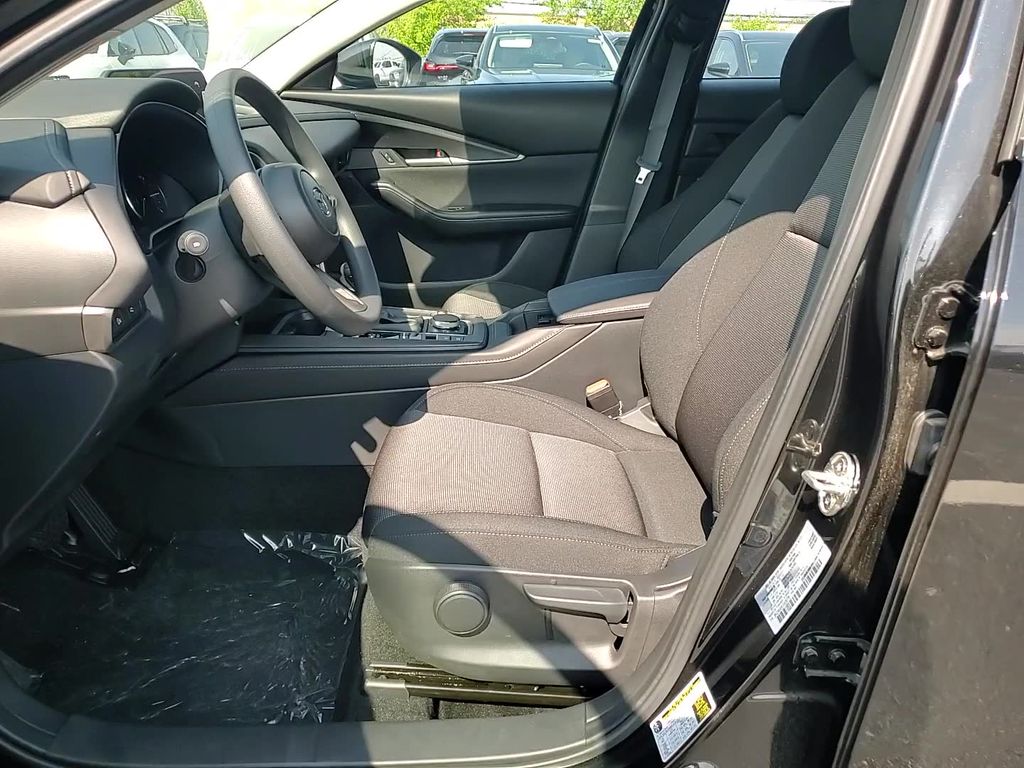 Vehicle image 13 of 25