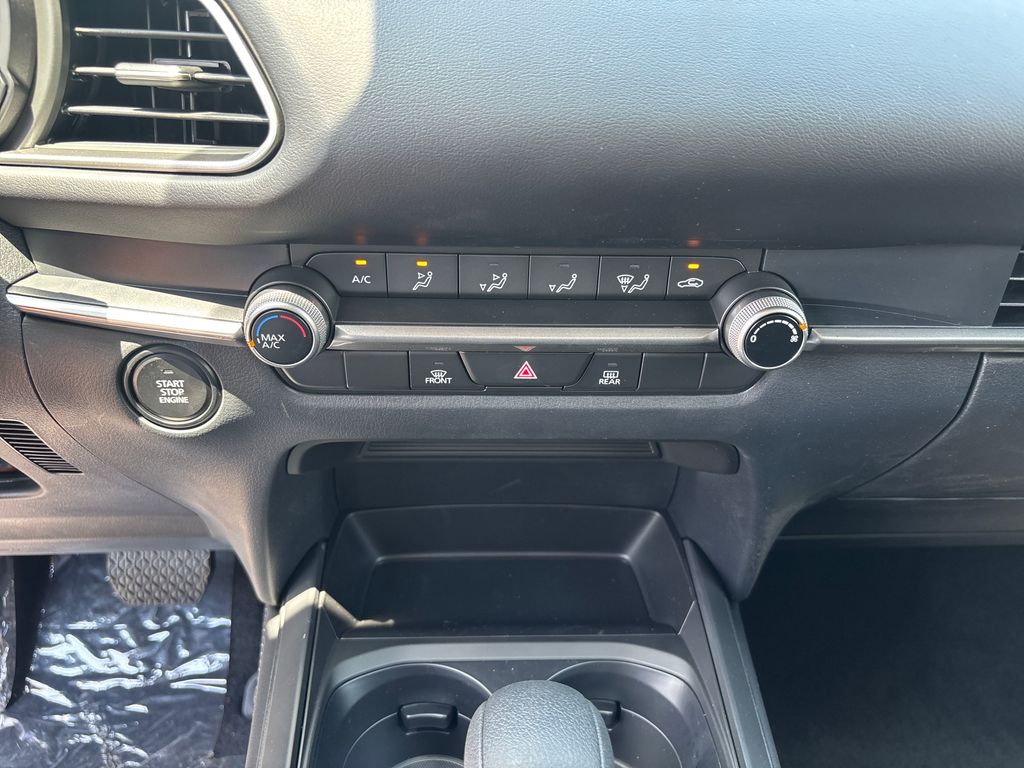 Vehicle image 28 of 30
