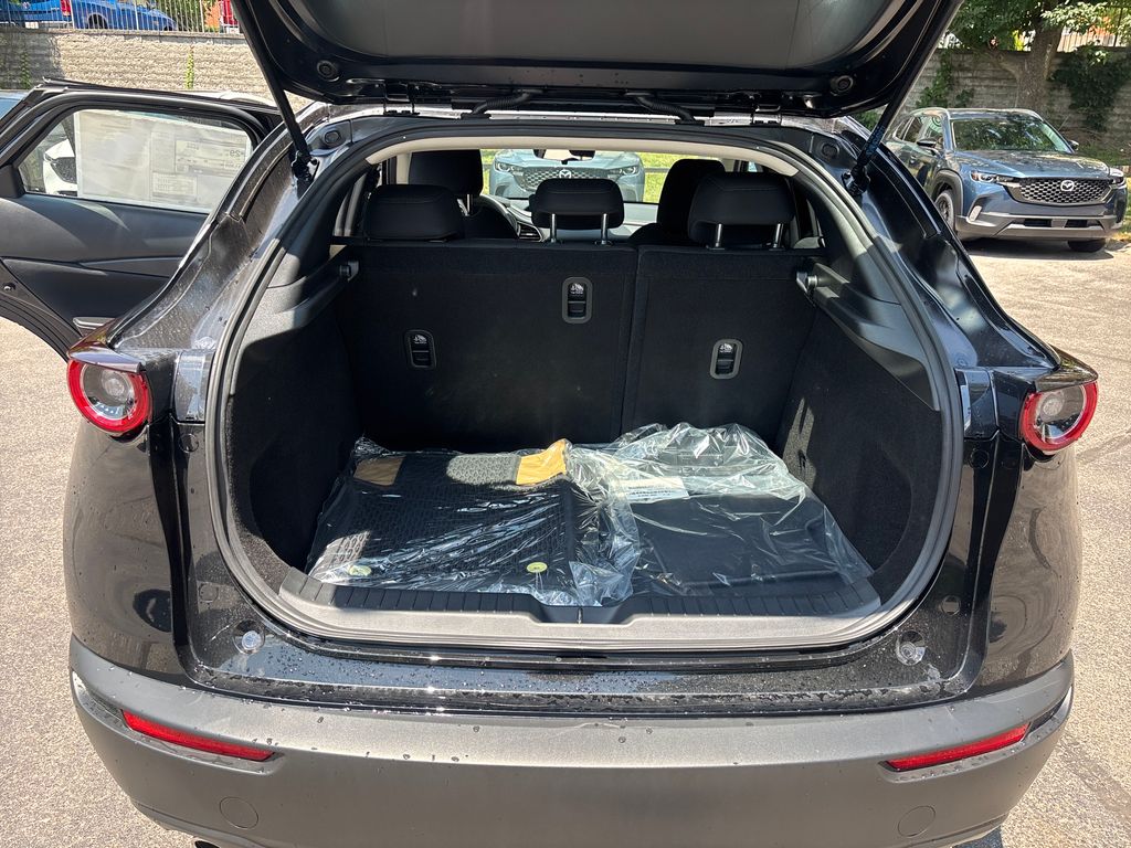 Vehicle image 12 of 30