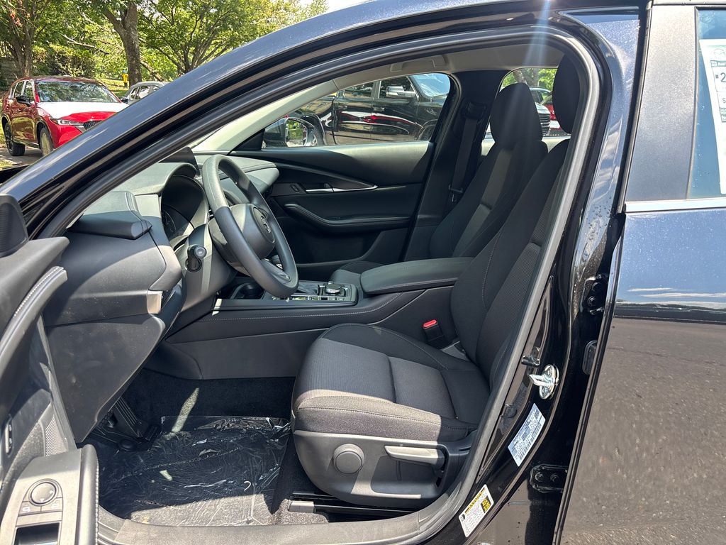 Vehicle image 14 of 30