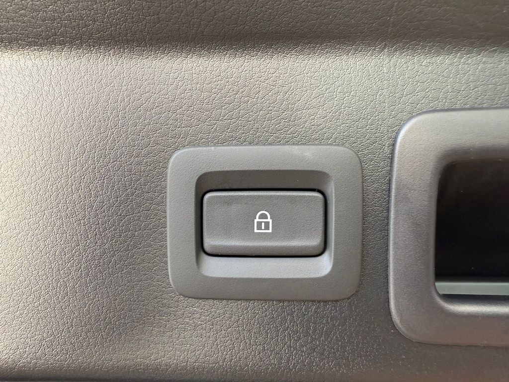 2025 Mazda CX-30 2.5 S Preferred Package Image 25 of 35