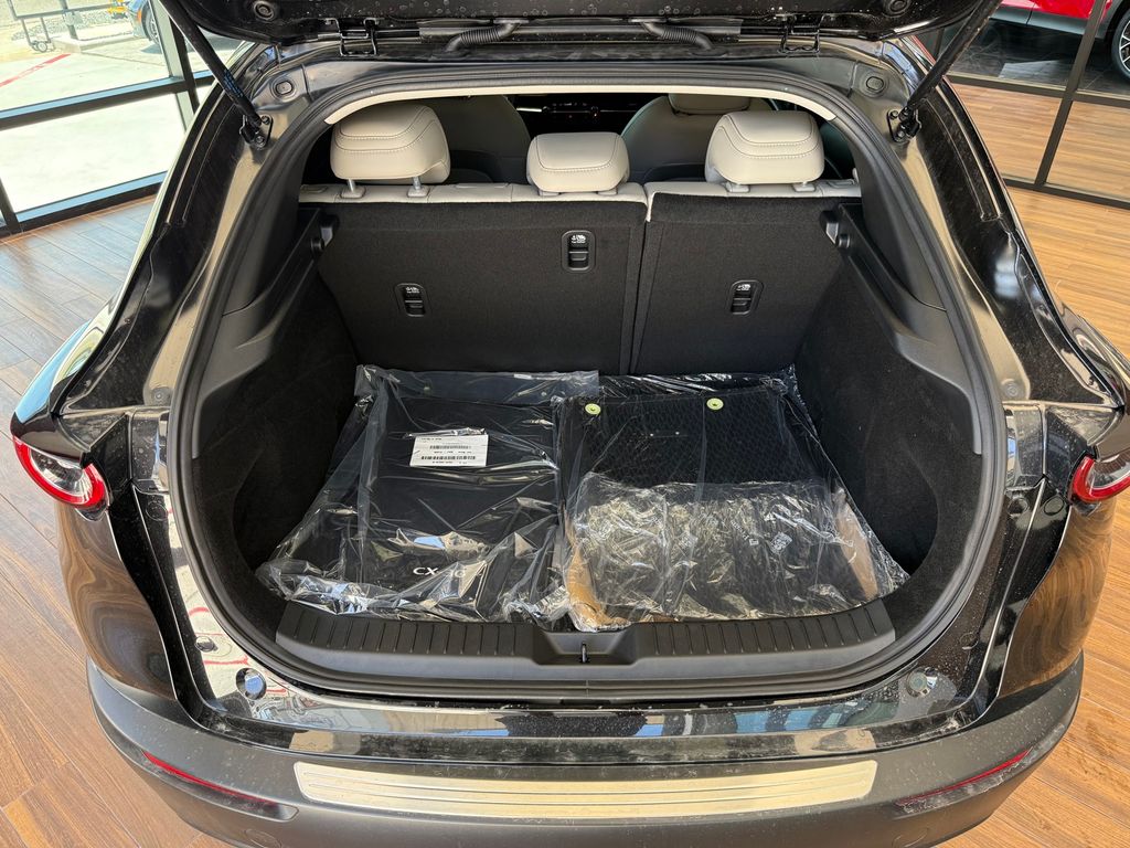 2025 Mazda CX-30 2.5 S Preferred Package Image 10 of 35