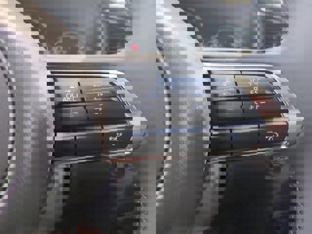 Vehicle image 19 of 30