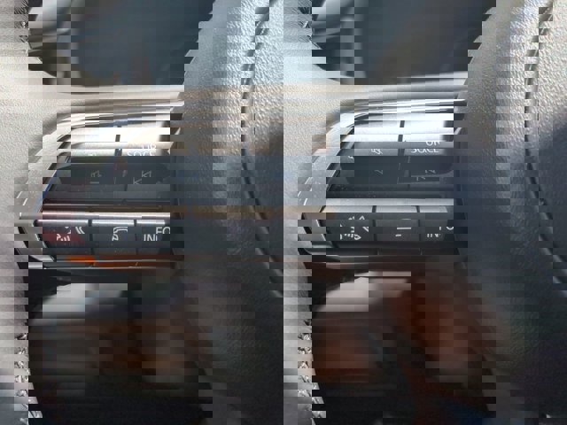Vehicle image 18 of 30
