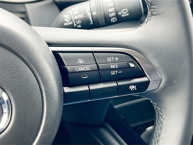Vehicle image 21 of 35