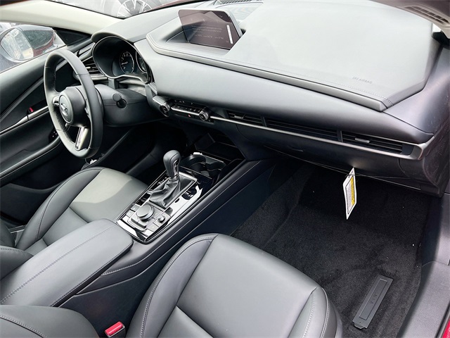 Vehicle image 27 of 35