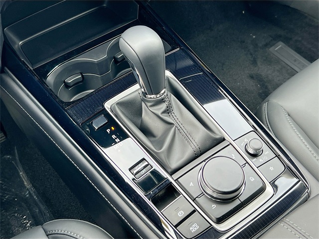 Vehicle image 17 of 35