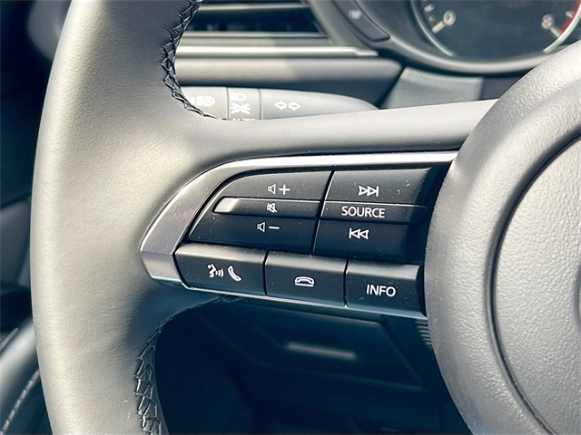 Vehicle image 20 of 35