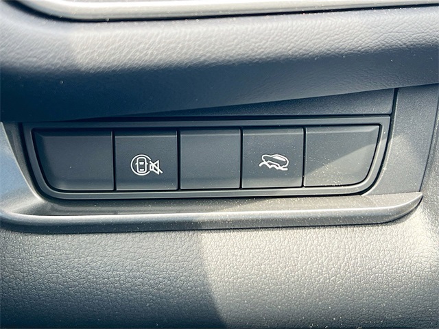 Vehicle image 19 of 35