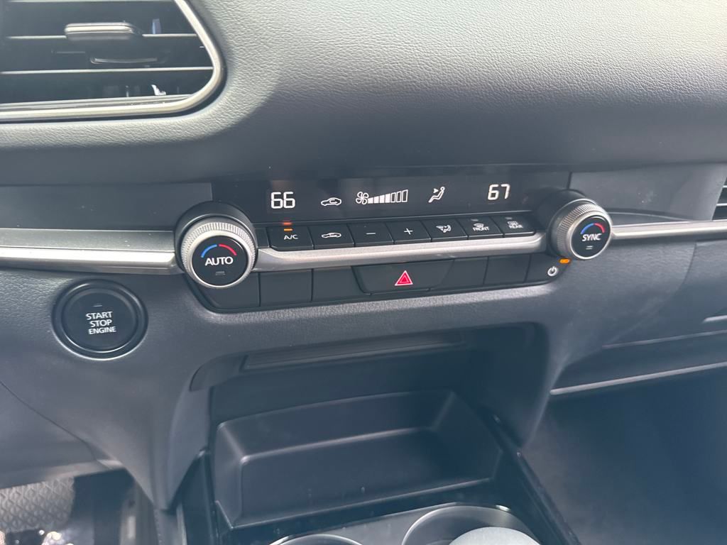Vehicle image 32 of 39