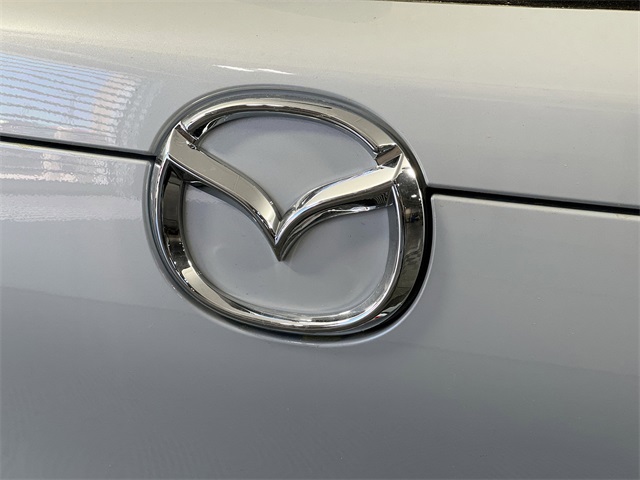 Vehicle image 31 of 34