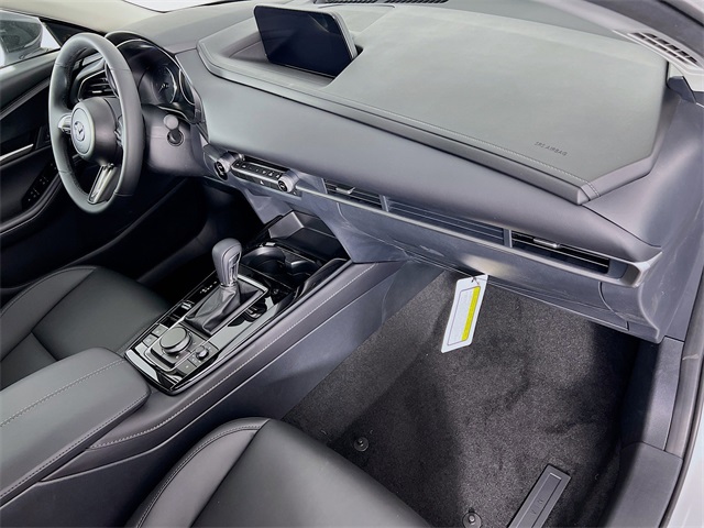 Vehicle image 26 of 34