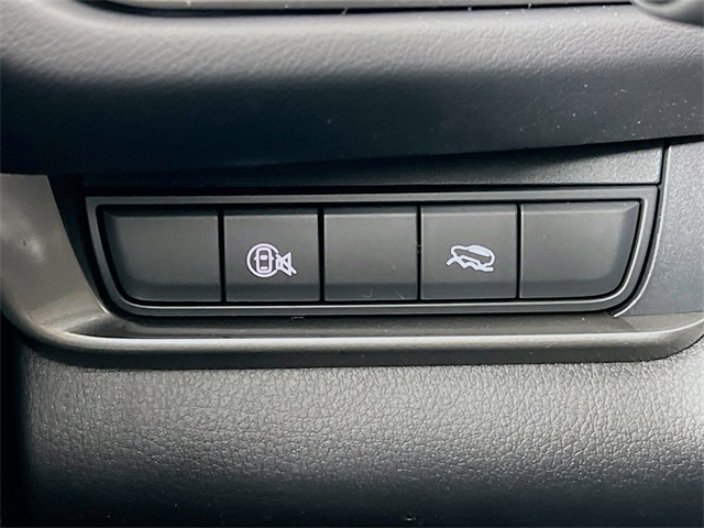 Vehicle image 18 of 34