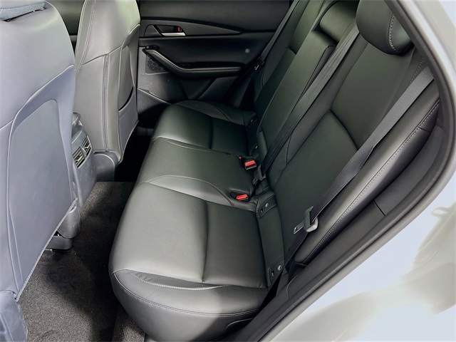 Vehicle image 11 of 34