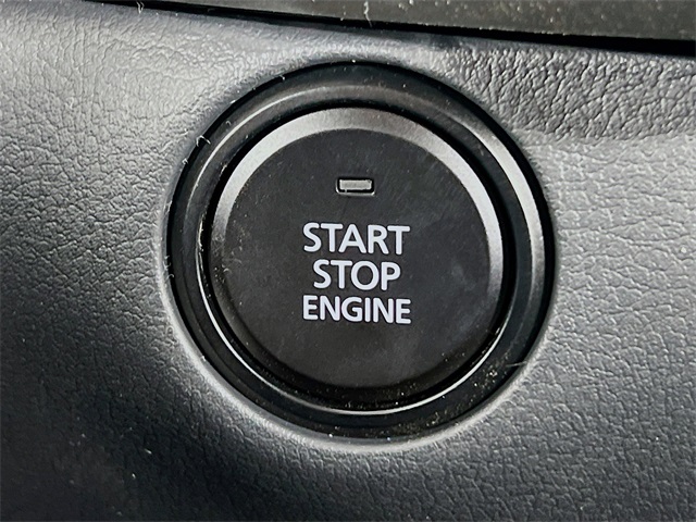 Vehicle image 17 of 34
