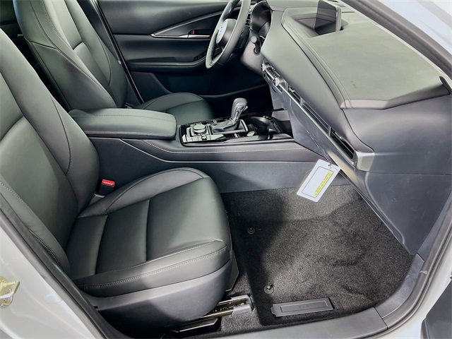 Vehicle image 27 of 34