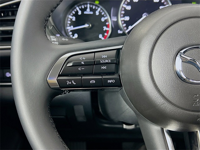 Vehicle image 19 of 34