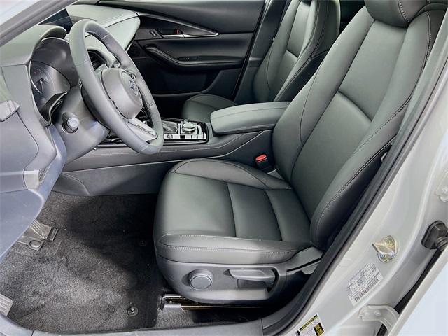 Vehicle image 9 of 34