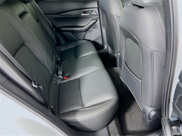 Vehicle image 28 of 34