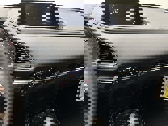 Vehicle image 17 of 32
