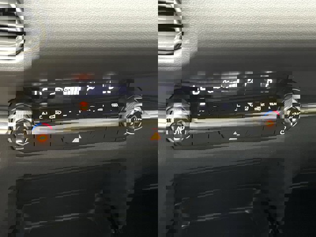 Vehicle image 31 of 32