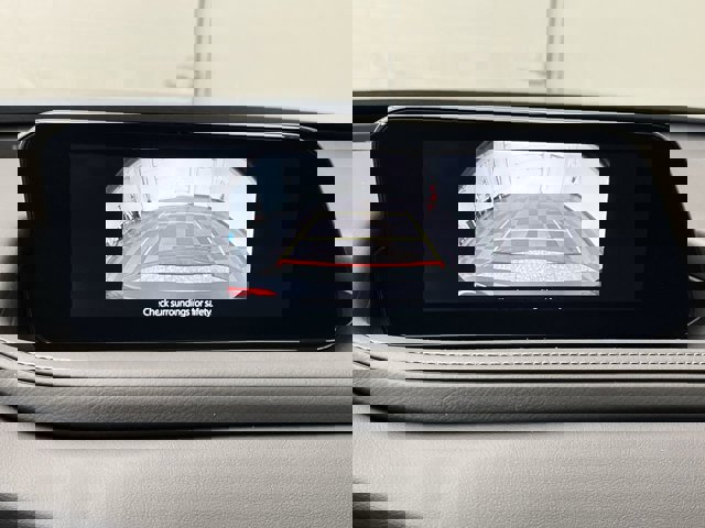 Vehicle image 22 of 32