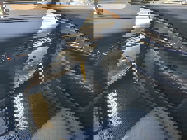 Vehicle image 16 of 29