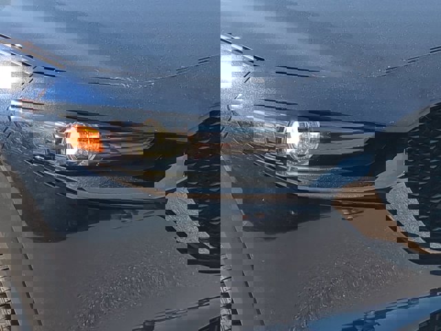 Vehicle image 10 of 29