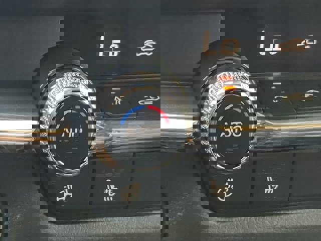 Vehicle image 23 of 29