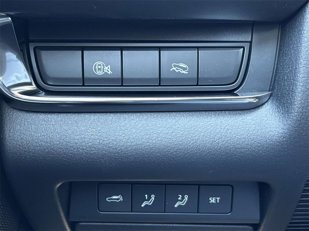 Vehicle image 16 of 35
