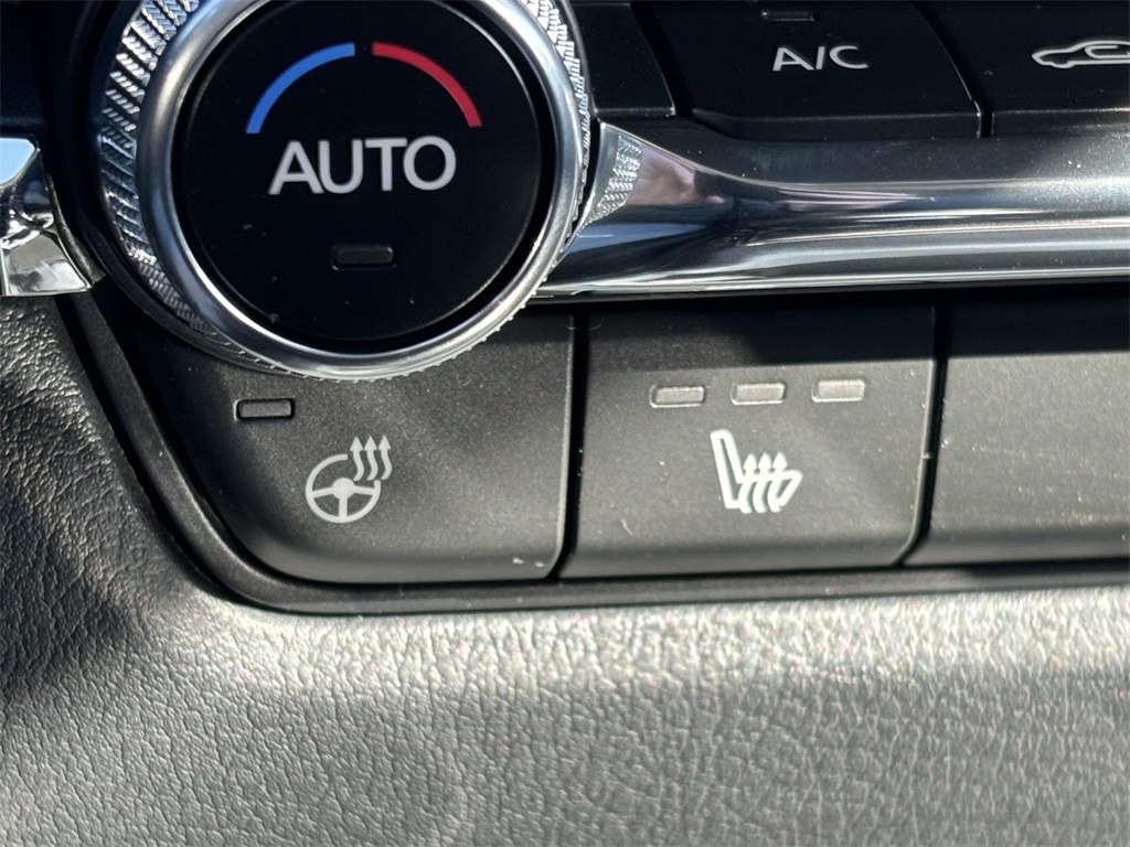 Vehicle image 24 of 35