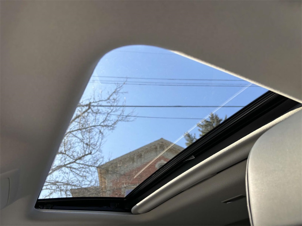 Vehicle image 11 of 35