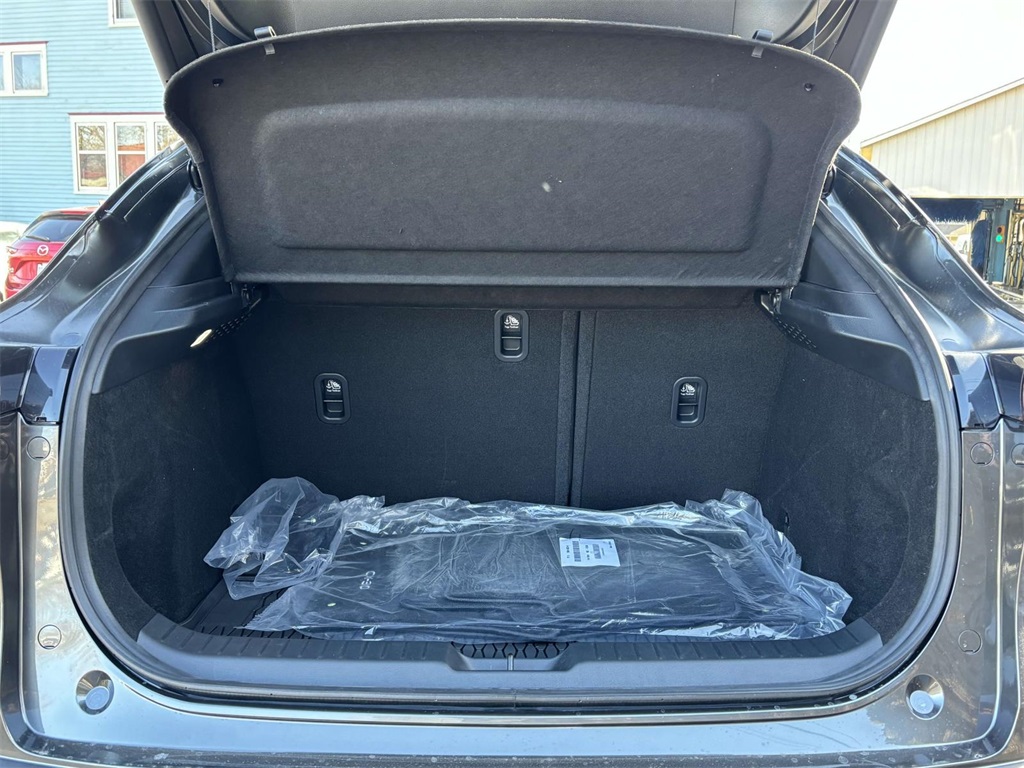 Vehicle image 32 of 35