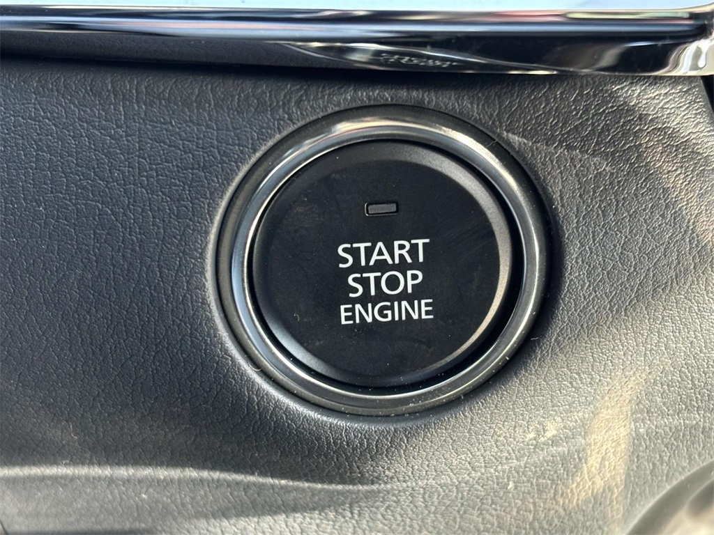 Vehicle image 19 of 35