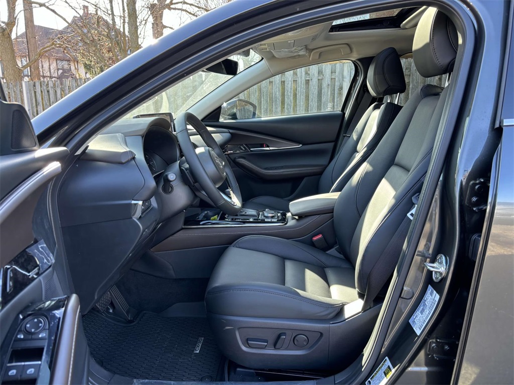 Vehicle image 8 of 35