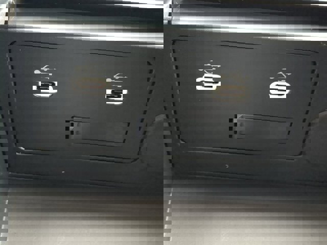 Vehicle image 21 of 29