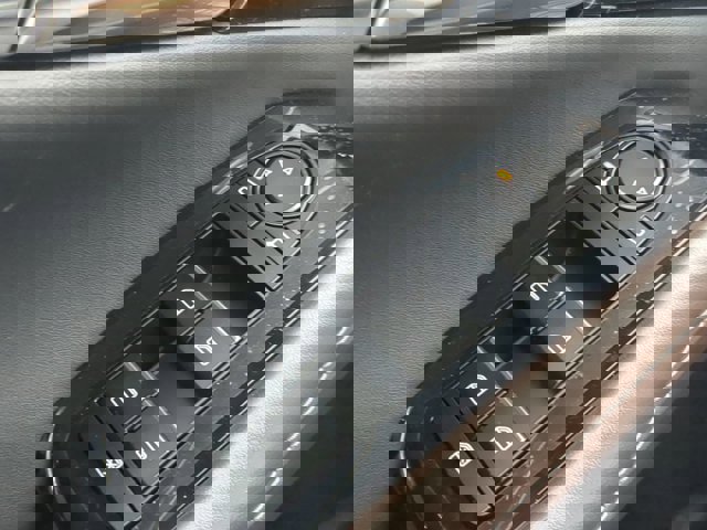 Vehicle image 23 of 29