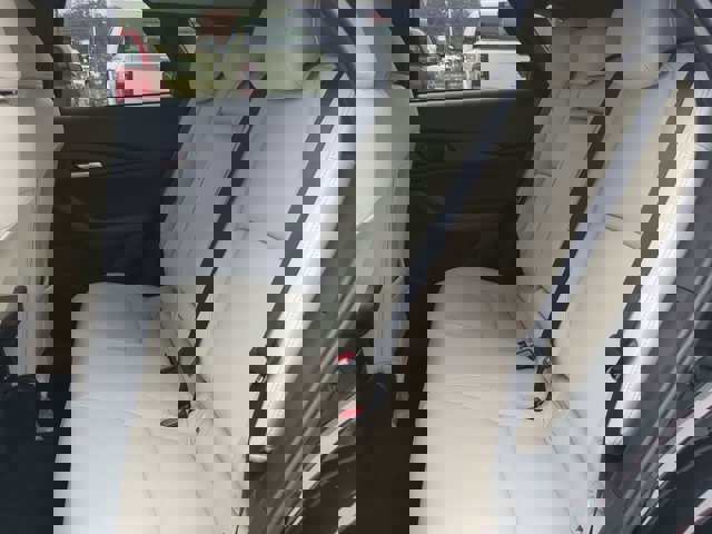 Vehicle image 13 of 29