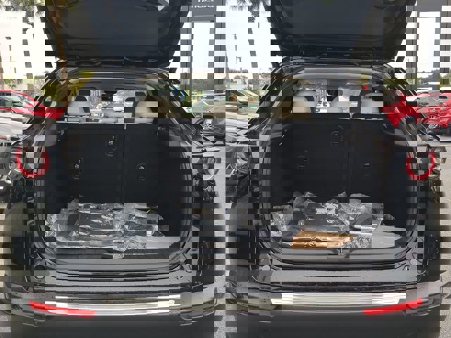Vehicle image 11 of 29