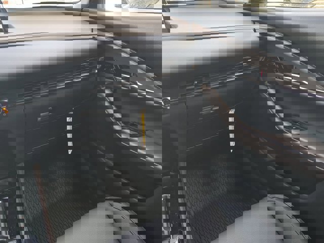 Vehicle image 15 of 28