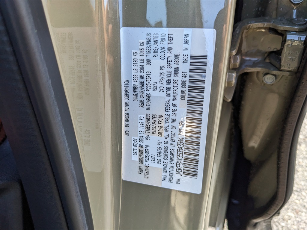 Vehicle image 28 of 40
