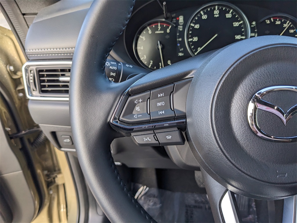 Vehicle image 19 of 40