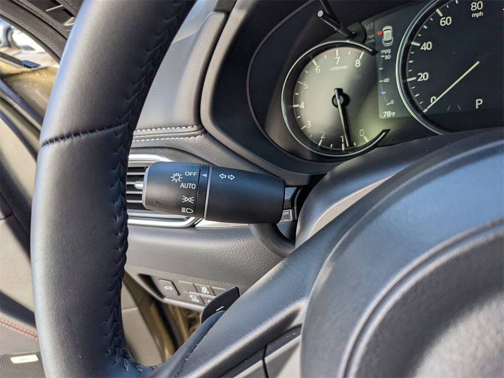 Vehicle image 31 of 40